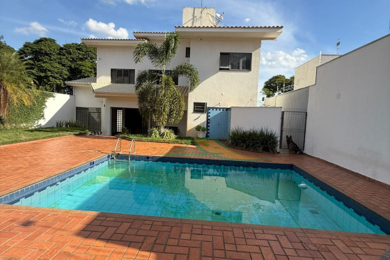 Sobrado à venda - 351m² - ZONA 2, Umuarama-PR
