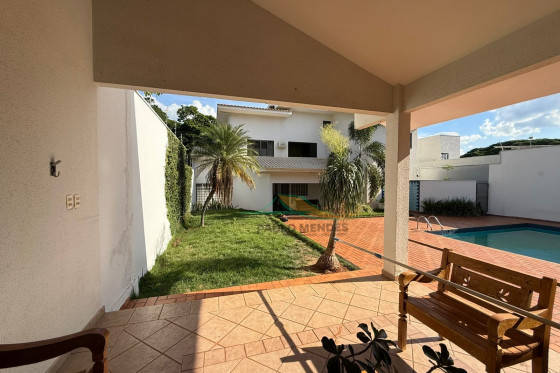 Sobrado à venda - 351m² - ZONA 2, Umuarama-PR