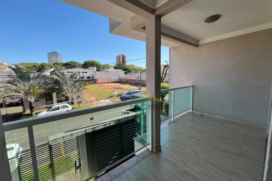 Sobrado à venda - 246m² - ZONA ll, Umuarama-PR