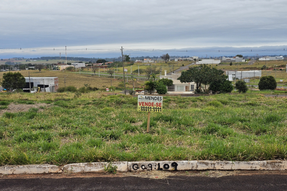 Terreno 216.36m Umuarama-PR 421